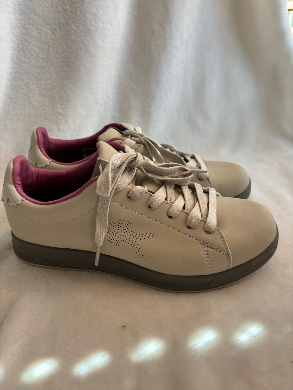 Kuru Roam Classic Court Women’s Sneakers‎ Size 7.5